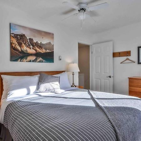 Big Mountain Views - Bright 2-Story Corner Unit Apartamento Canmore Exterior foto